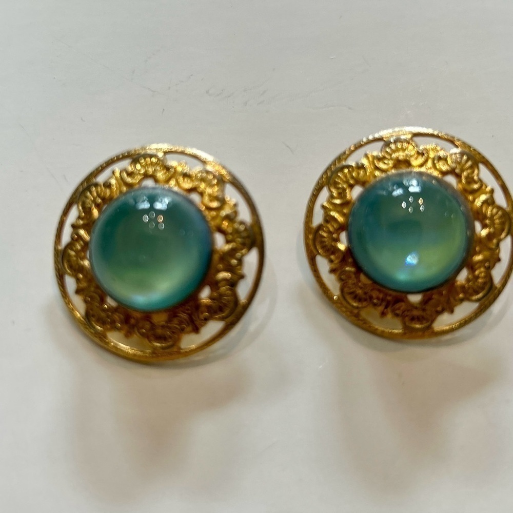Vintage SHP brand. Aqua blue green gold tone earings. Clip on. Round cen…​​​​